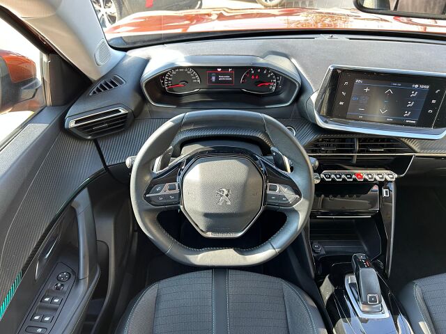PEUGEOT 2008 ALLURE 1.2 E-THP AUTO SPANISH LHD IN SPAIN 49000 MILES SUPERB 2021